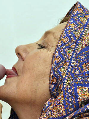 petite older nude mature women