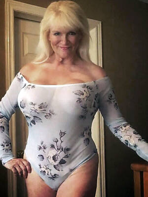 busty sexy mature wives pics