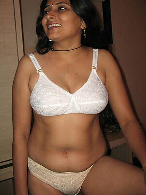 beautiful mature indian porn pics