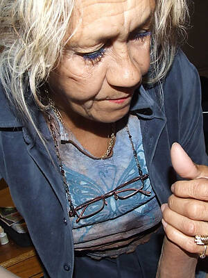 naked pics of mature handjob