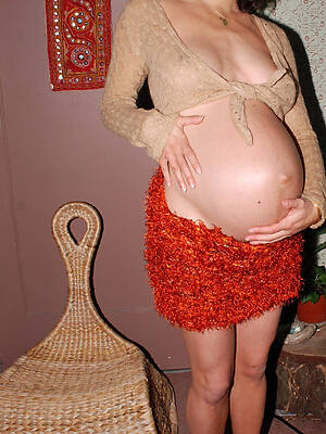 naked pics of pregnant mature