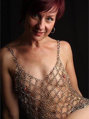 free pics of erotic mature ladies