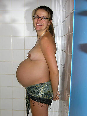 mature pregnant tits