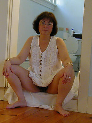 free non nude matures naked pics