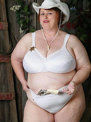 mature in bras photos