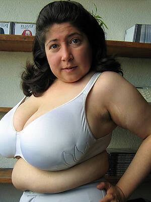 mature bra pics