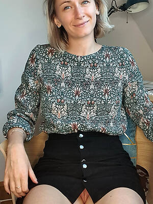 hot grown-up upskirt pussy photos