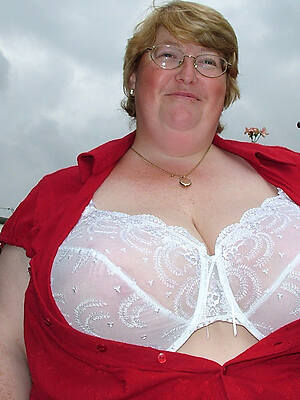 disconsolate big bra mature hot pics