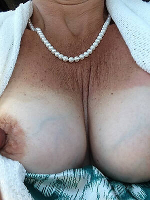 mature women with hunger nipples naked pics