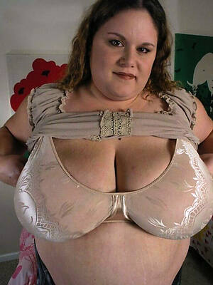 mature in bras porn pics