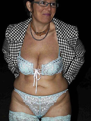 elegant matured lingerie pictures