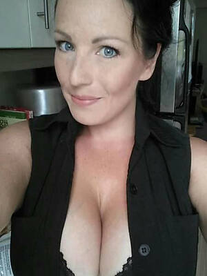 sexy mature selfshot naked pics