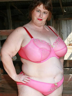 gorgeous XXX mature bra pictures