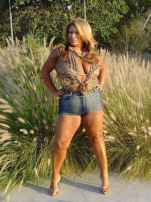 naughty mature women anent tight jeans