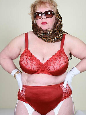 naked pics of adult women in bras