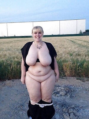 curvy mature galleries