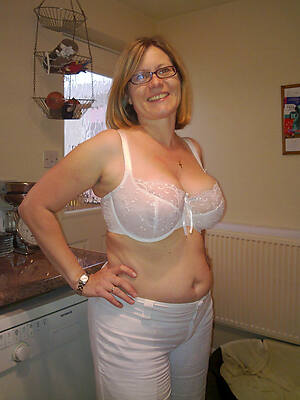 nasty mature women bra hot pics
