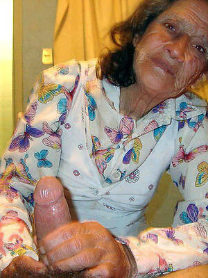 naked pics of mature lady handjob