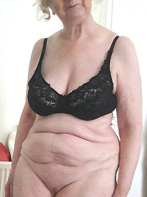 hot matures in bras porn pics