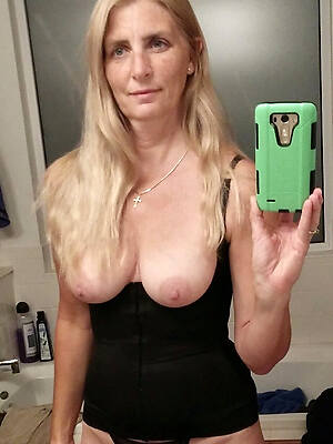 naked mature mobile porn