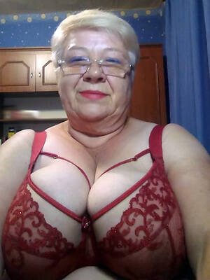 mature interior in bras porno pictures
