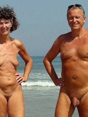naked mature strand matured home pics