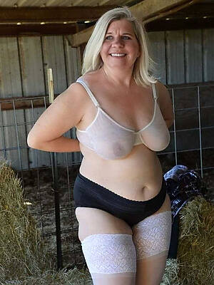 mature bra sex gallery