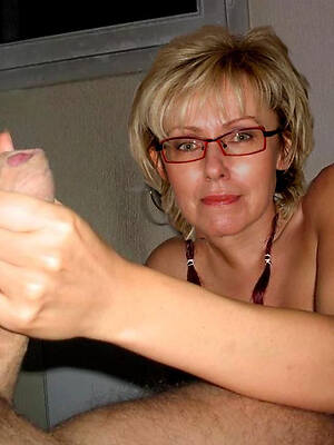 naked pics be beneficial to hot mature milf handjob