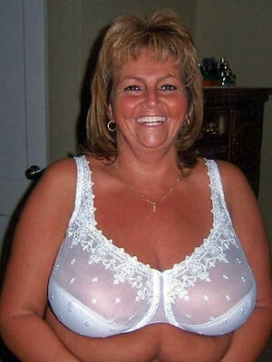 sexy mature ladies in bras sex pics