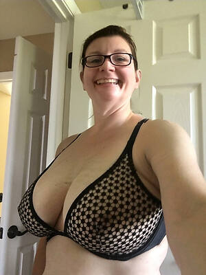 nasty mature women bra pics