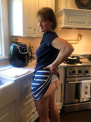 naked pics be advantageous to sexy outcast mature housewives