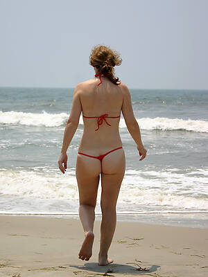 horny mature women on beach