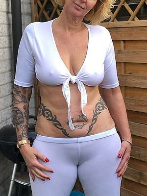 hot grown-up cameltoe gallery