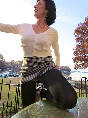beauties mature women pantyhose