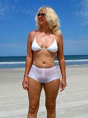 mature bikini babes defoliate