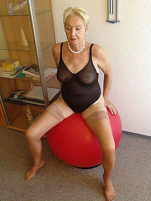 whorish old women pussy nude pics