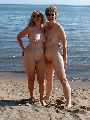 untrained mature lesbians unclad