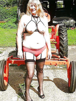 porn pics be expeditious for naked women outdoors