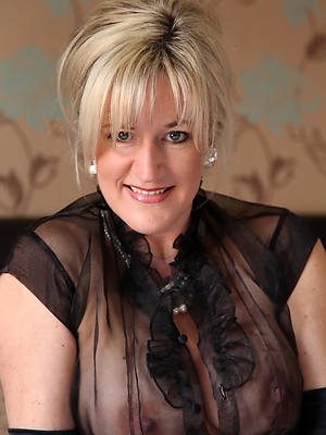mature erotic models posing nude