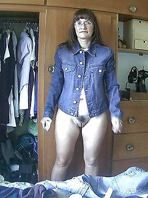 fantastic mature women in jeans free pics