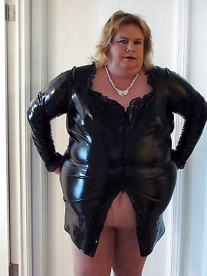 horny mature strata with regard to latex slut pictures