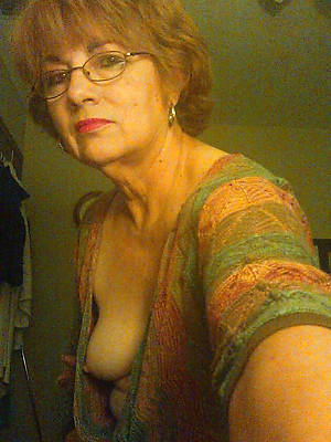 beautiful hot mature selfie homemade pics