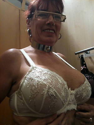 busty amatuer horny mature mom pics