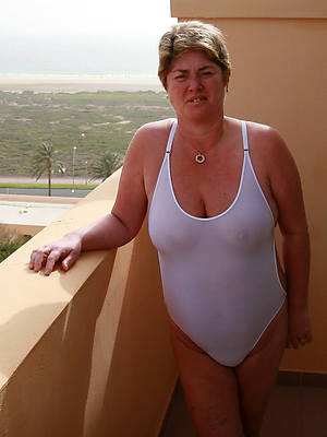 amateur full-grown bikini naked porn pics
