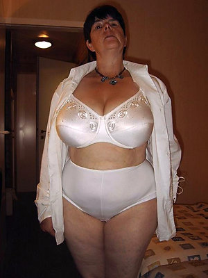 slutty mature milf lingerie pics