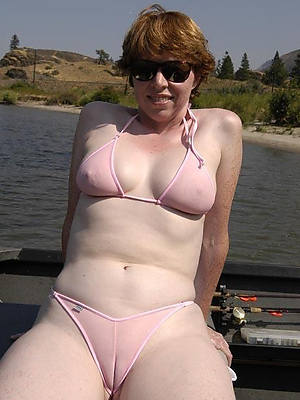 naked mature cameltoe pics