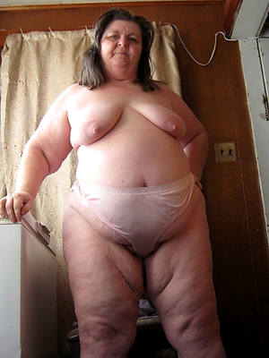 mature granny bloomers home pics