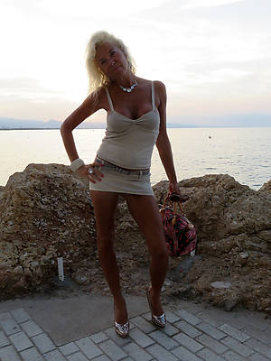 mature non nude porns