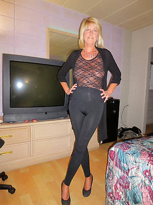 best mature cameltoe pussy pics