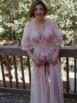 petite nude mature milf over 40
